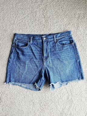 Old Navy blue denim shorts with frayed hem Size 14
